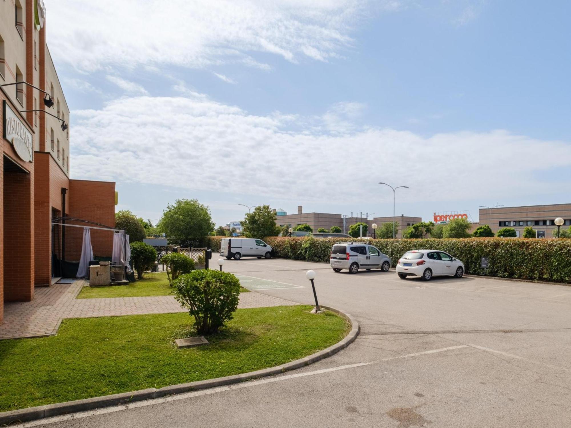 B&B Hotel Феррара Екстер'єр фото
